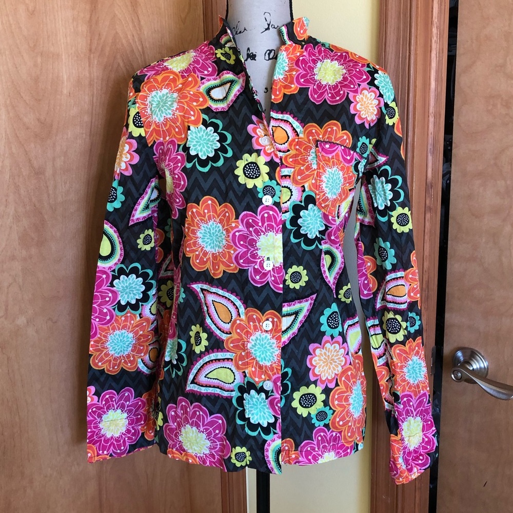 Vera Bradley Ziggy Zinnia Button Down Top